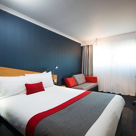 Holiday Inn Express Birmingham Oldbury By Ihg Экстерьер фото