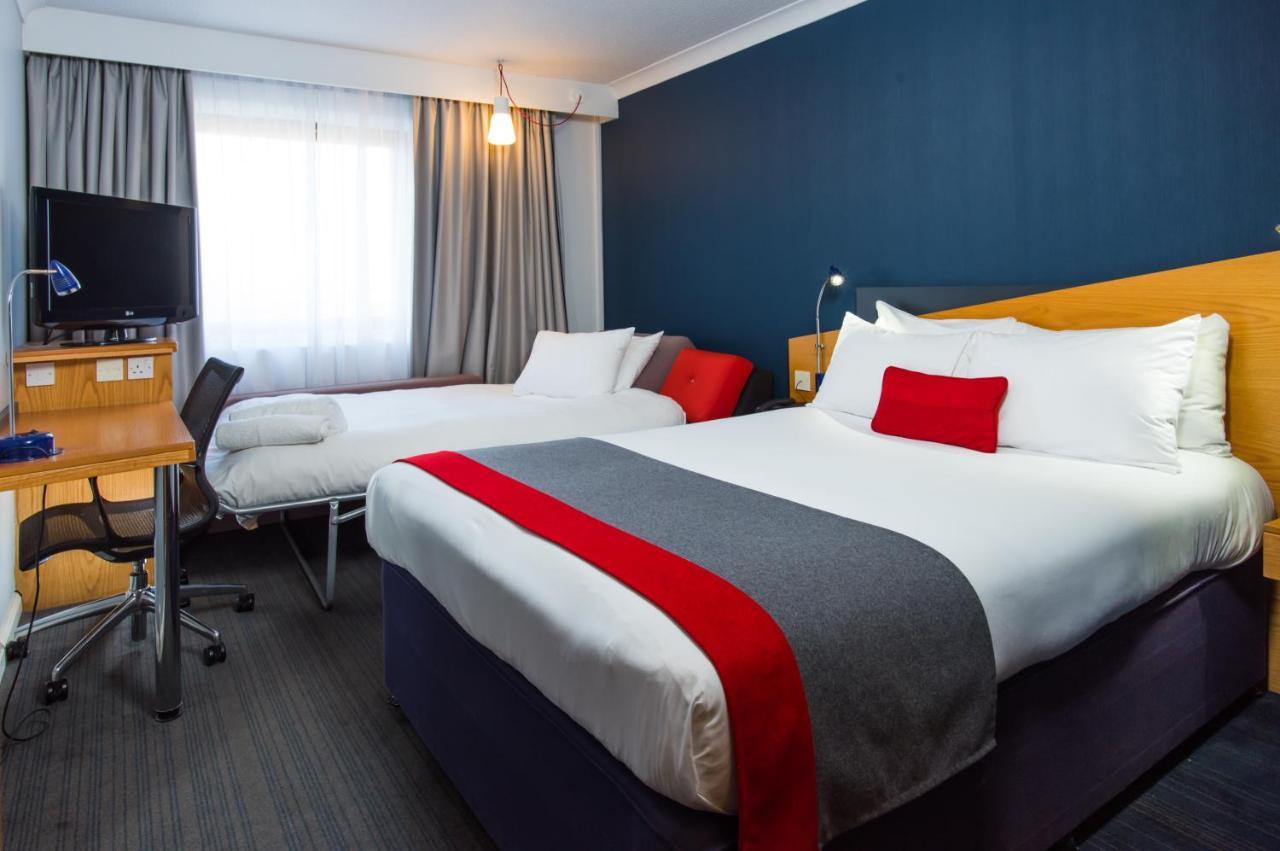 Holiday Inn Express Birmingham Oldbury By Ihg Экстерьер фото