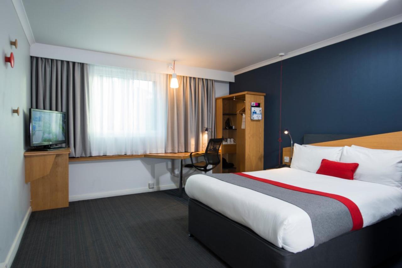 Holiday Inn Express Birmingham Oldbury By Ihg Экстерьер фото