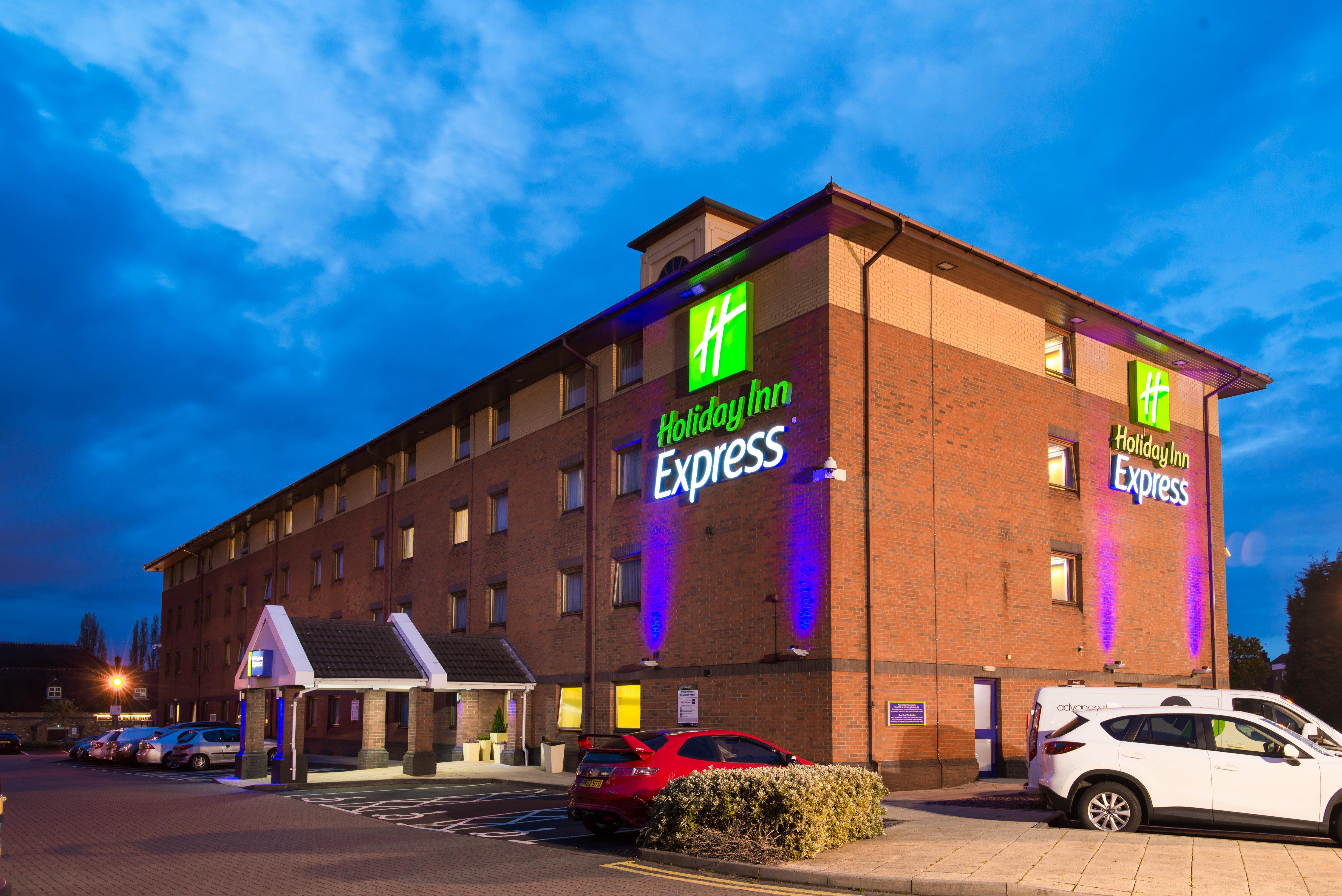 Holiday Inn Express Birmingham Oldbury By Ihg Экстерьер фото