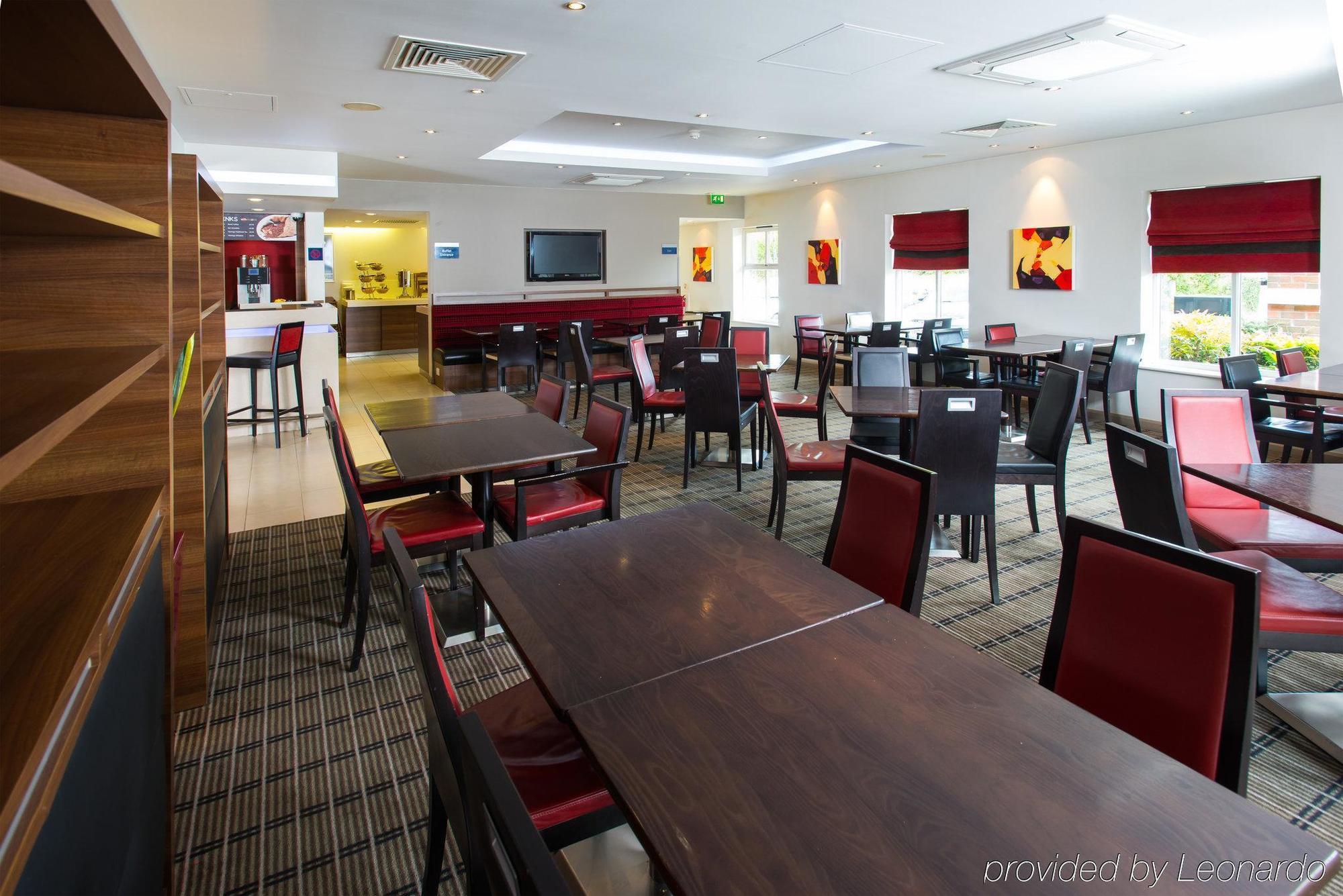 Holiday Inn Express Birmingham Oldbury By Ihg Экстерьер фото