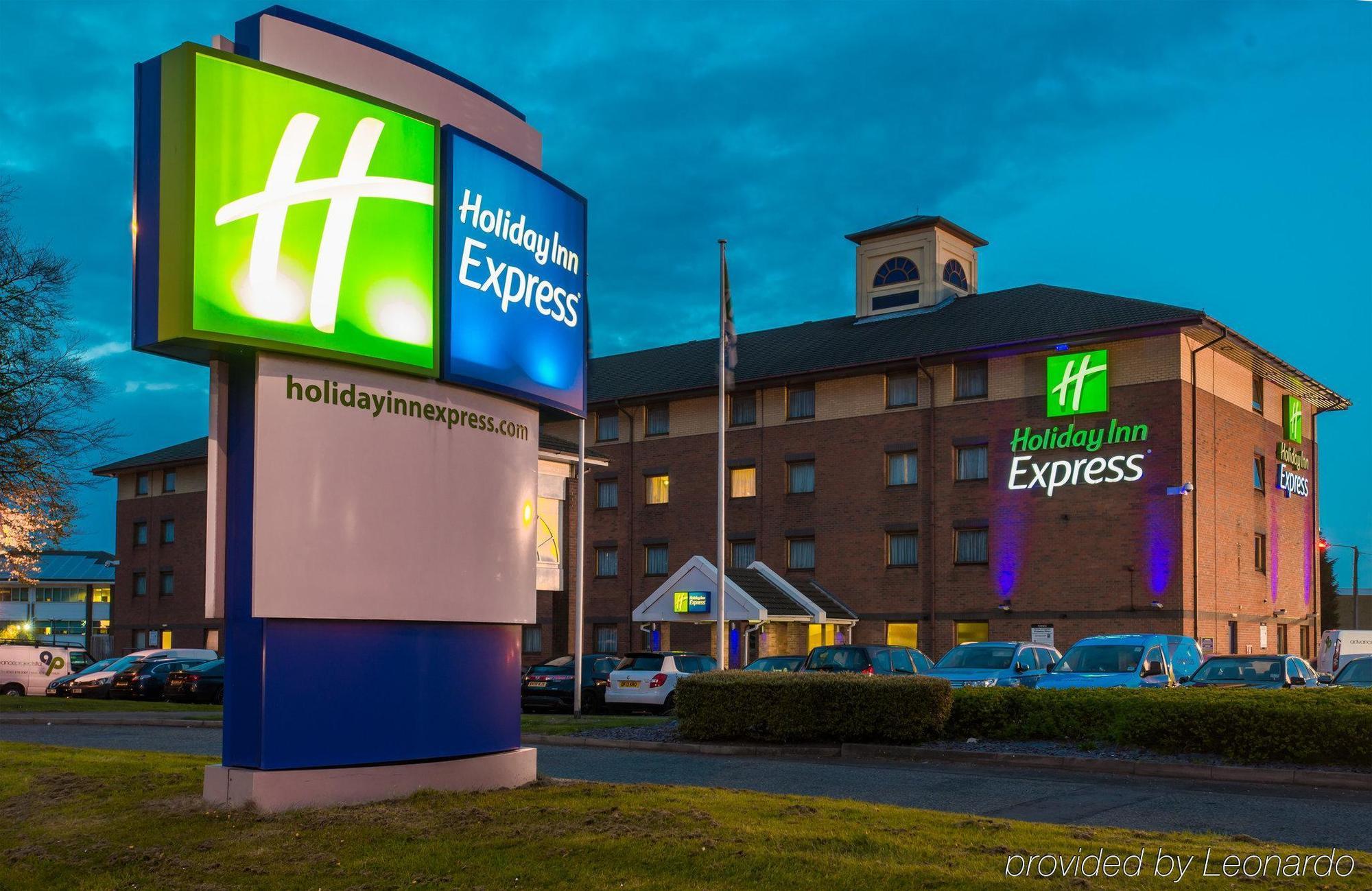 Holiday Inn Express Birmingham Oldbury By Ihg Экстерьер фото