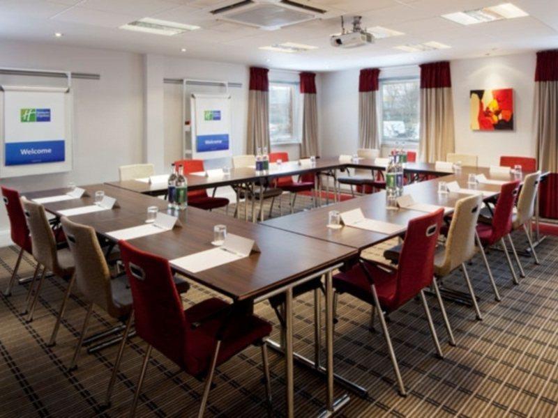 Holiday Inn Express Birmingham Oldbury By Ihg Экстерьер фото