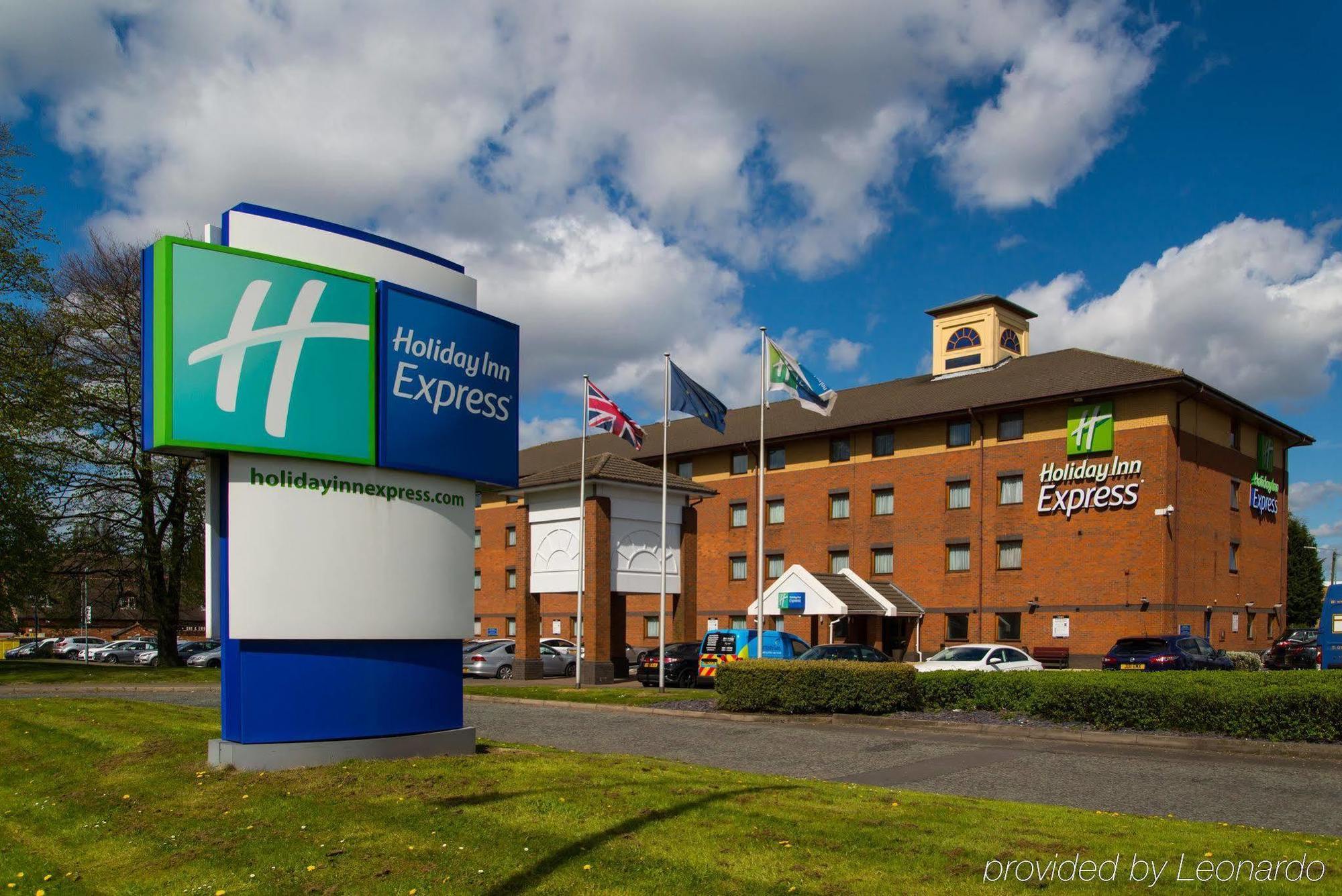 Holiday Inn Express Birmingham Oldbury By Ihg Экстерьер фото