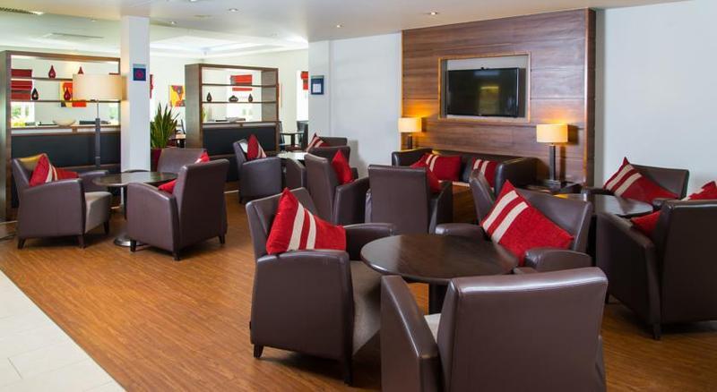 Holiday Inn Express Birmingham Oldbury By Ihg Экстерьер фото